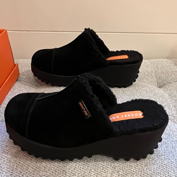 EXCELLENT NWOT ROCKET DOG FRAN BLACK SUEDE CLIG SLIP ON WOMEN SHOES 8, fur lined - Picture 5 of 11